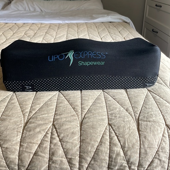 BBL sitting cushion. Very firm for all day sitting and comfortability. - Picture 2 of 6